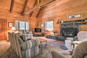 Pet-Friendly Cabin with BBQ - 7 Mi to Show Low Lake!, Pinetop-Lakeside